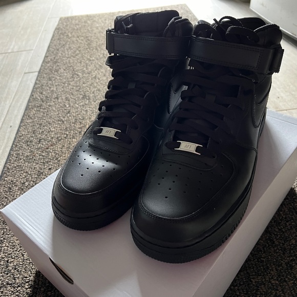 NIKE AIR FORCE 1 MID '07BLACK MENS 13 LIKE NEW - Picture 3 of 6